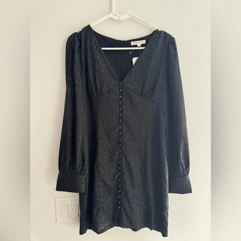 Chic Black Leopard Print Dress - Picture 2 of 2